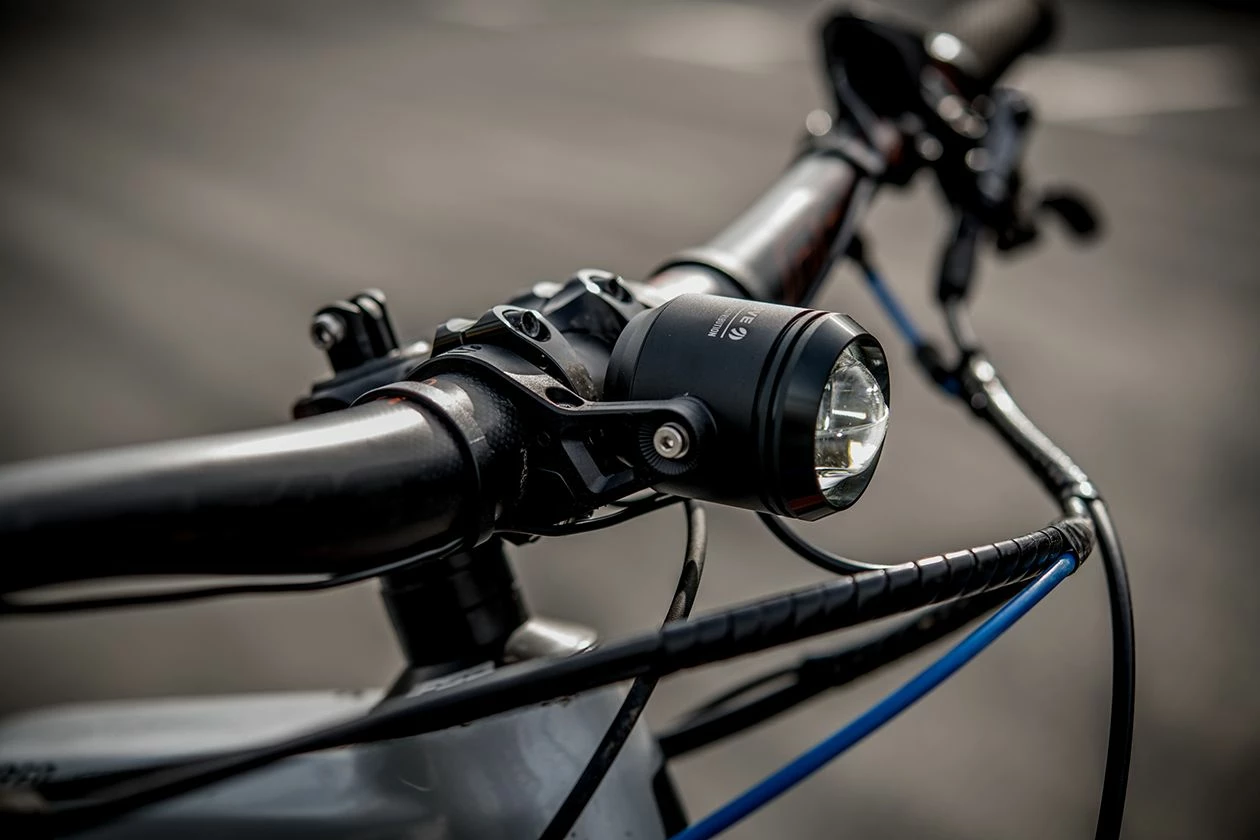 Litemove - Support D'éclairage Avant Pour Guidons 31,8 Mm Et 35mm 4 Litemove - Support D'éclairage Avant Pour Guidons 31,8 Mm Et 35mm – Image 2