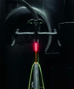 Supernova - Feu Arrière TL3 PRO Avec Feu Stop Et Signal De Freinage D'urgence 8 Supernova - Feu Arrière TL3 PRO Avec Feu Stop Et Signal De Freinage D'urgence -Velos Electriques Boutique supernova feu arriere tl3 pro 2 3840x2160